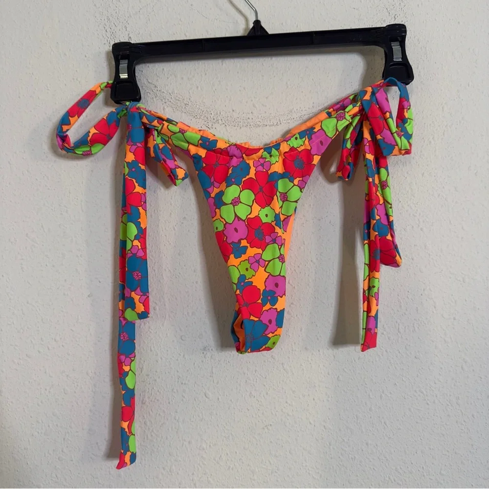 Frankie’s bikinis willow groovy print cheeky bikini bottoms